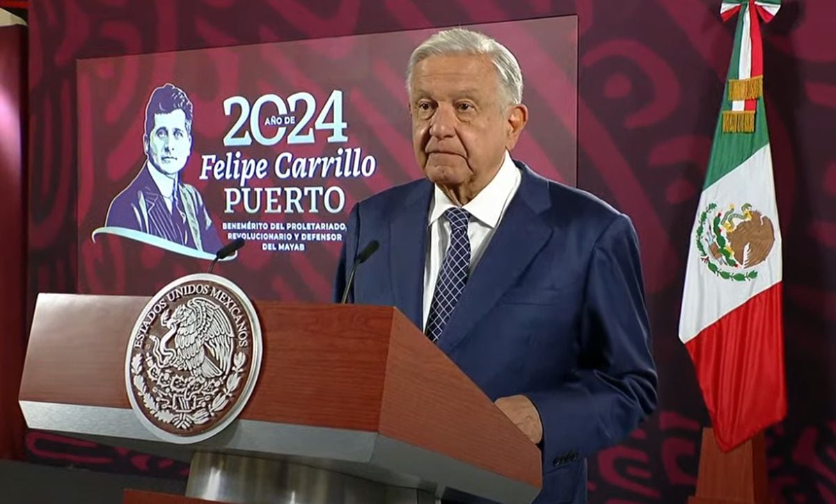 EN VIVO AMLO iza la bandera del Zócalo en memoria de las víctimas de los sismos de 1985 y 2017