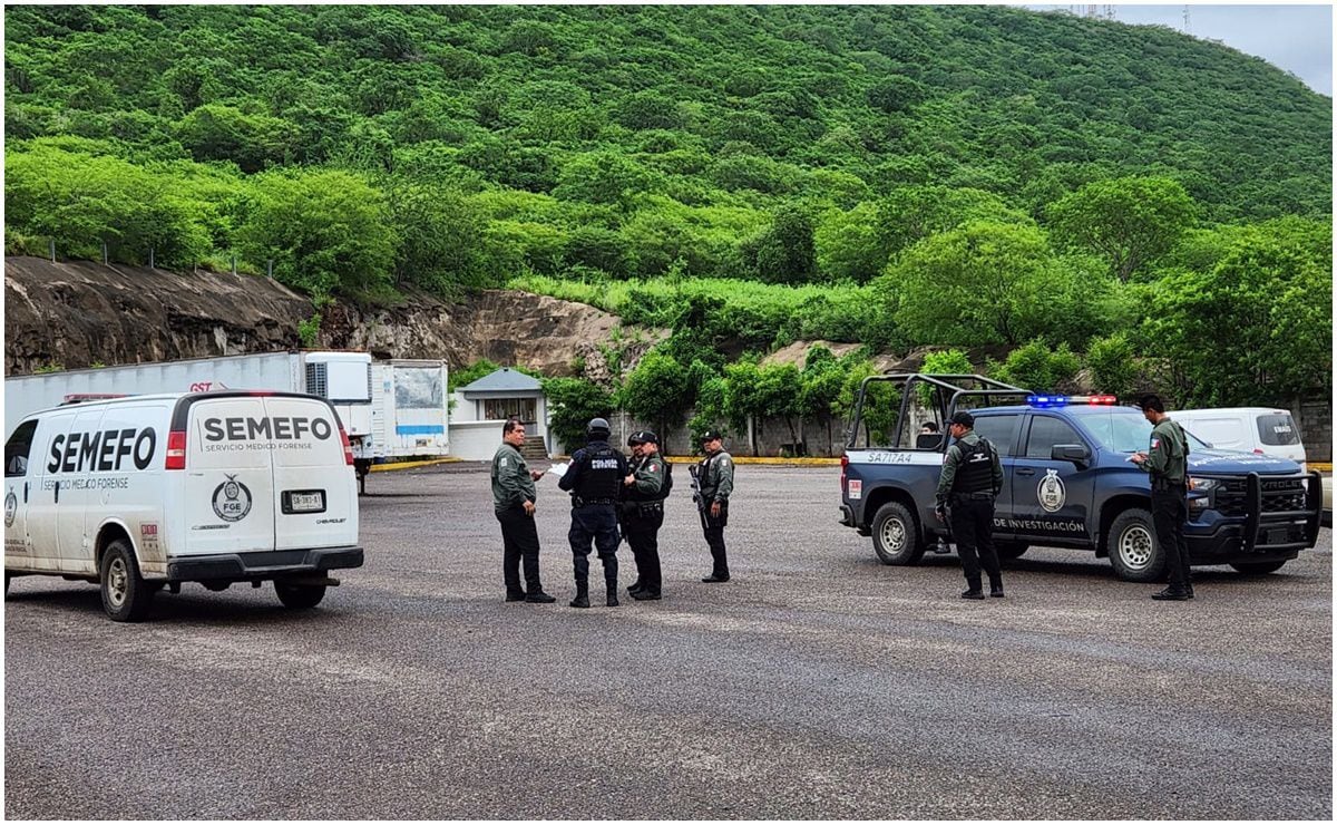 Choque entre camioneta de transporte público y automóvil deja un muerto en carretera México-Querétaro