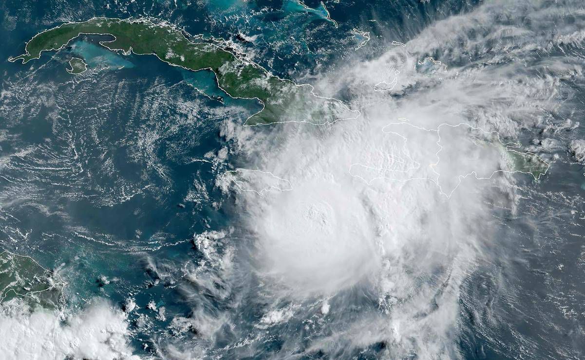 Jamaica, en toque de queda y estado de emergencia, ante inminente impacto del huracán Beryl