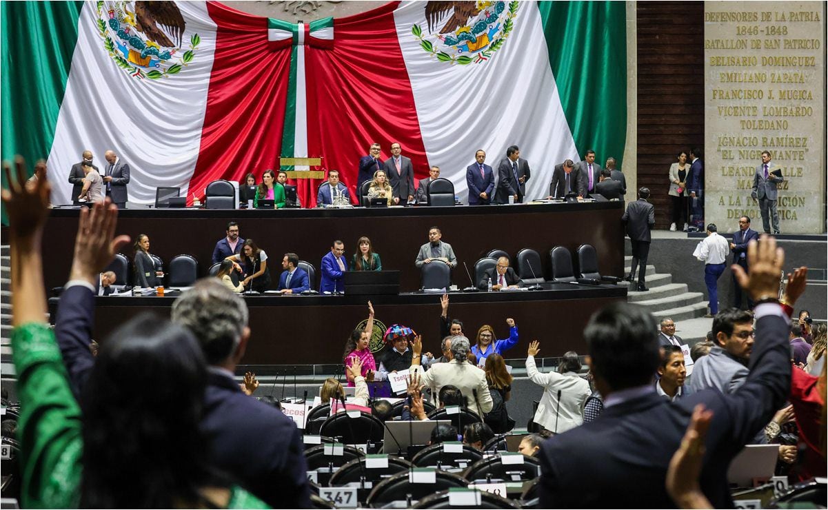 AMLO: Abogado vinculado a “traficantes de influencia en el Poder Judicial” me lanzó la botella en Veracruz