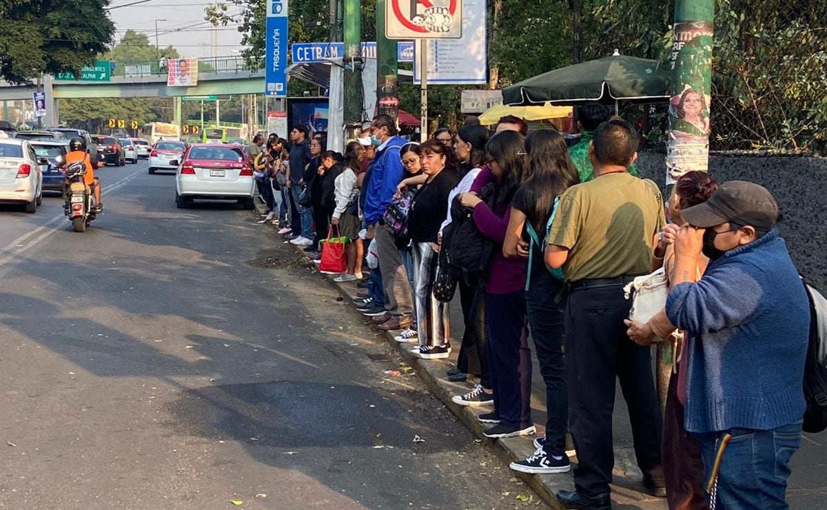 Habitantes bloquean carretera libre México-Cuernavaca; exigen que autoridades resuelvan temas de inundaciones