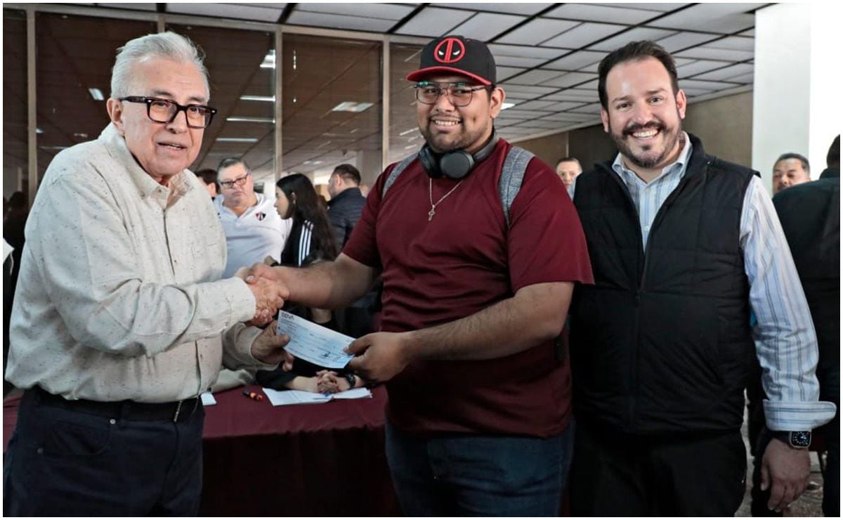 Gana Roberto Aguilar Grimaldo el Premio Municipal de Periodismo Deportivo en el género reportaje; también fueron premiados varios atletas