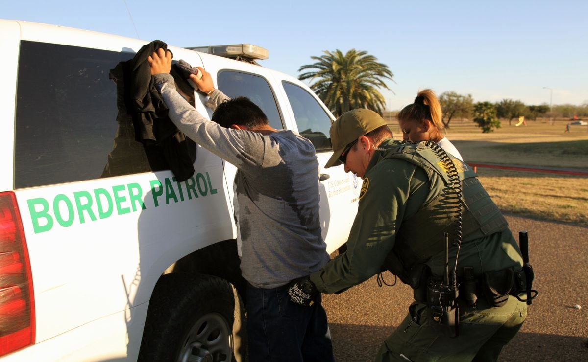 Redadas contra migrantes: Teléfonos de emergencia para pedir ayuda si corres riesgo