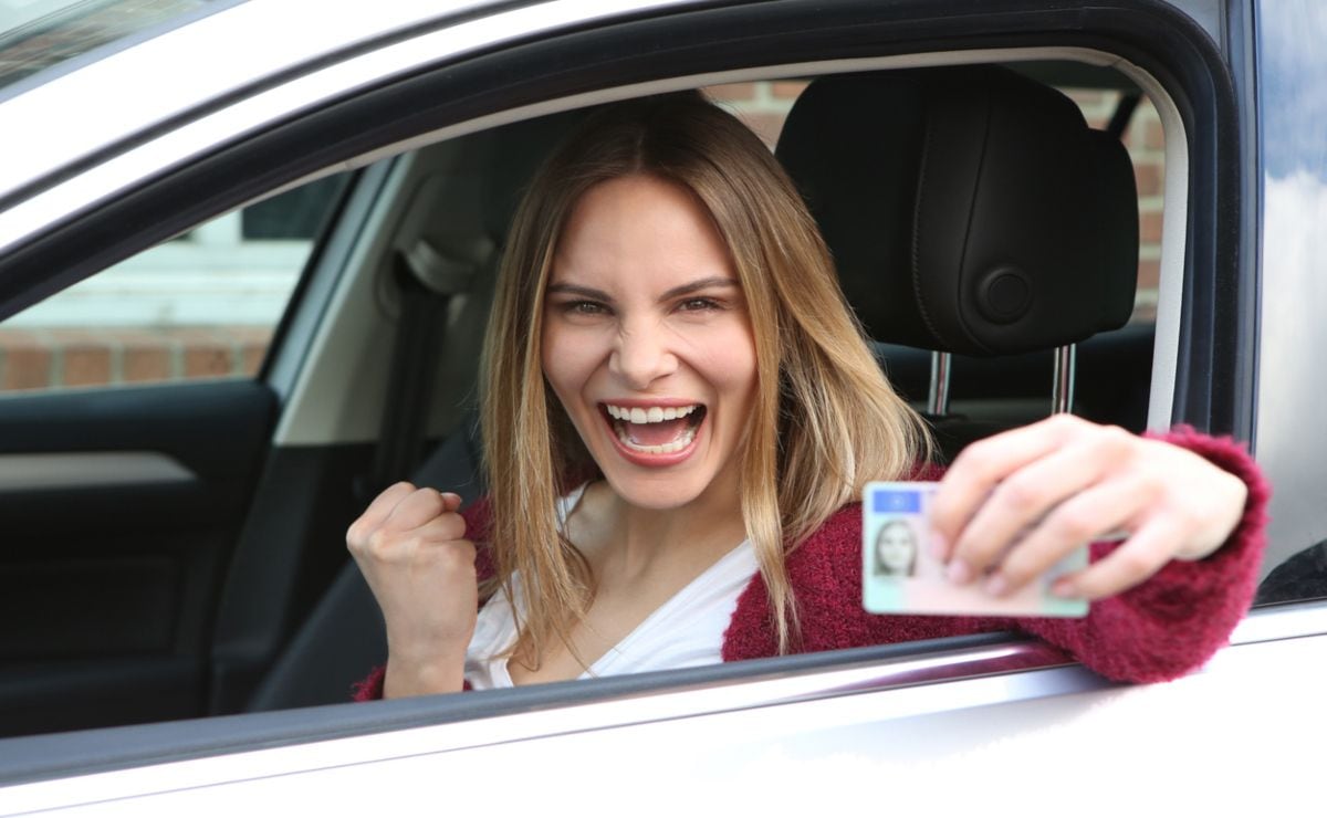 Licencia de conducir permanente GRATIS. Estados que la tramitan sin examen. Requisitos