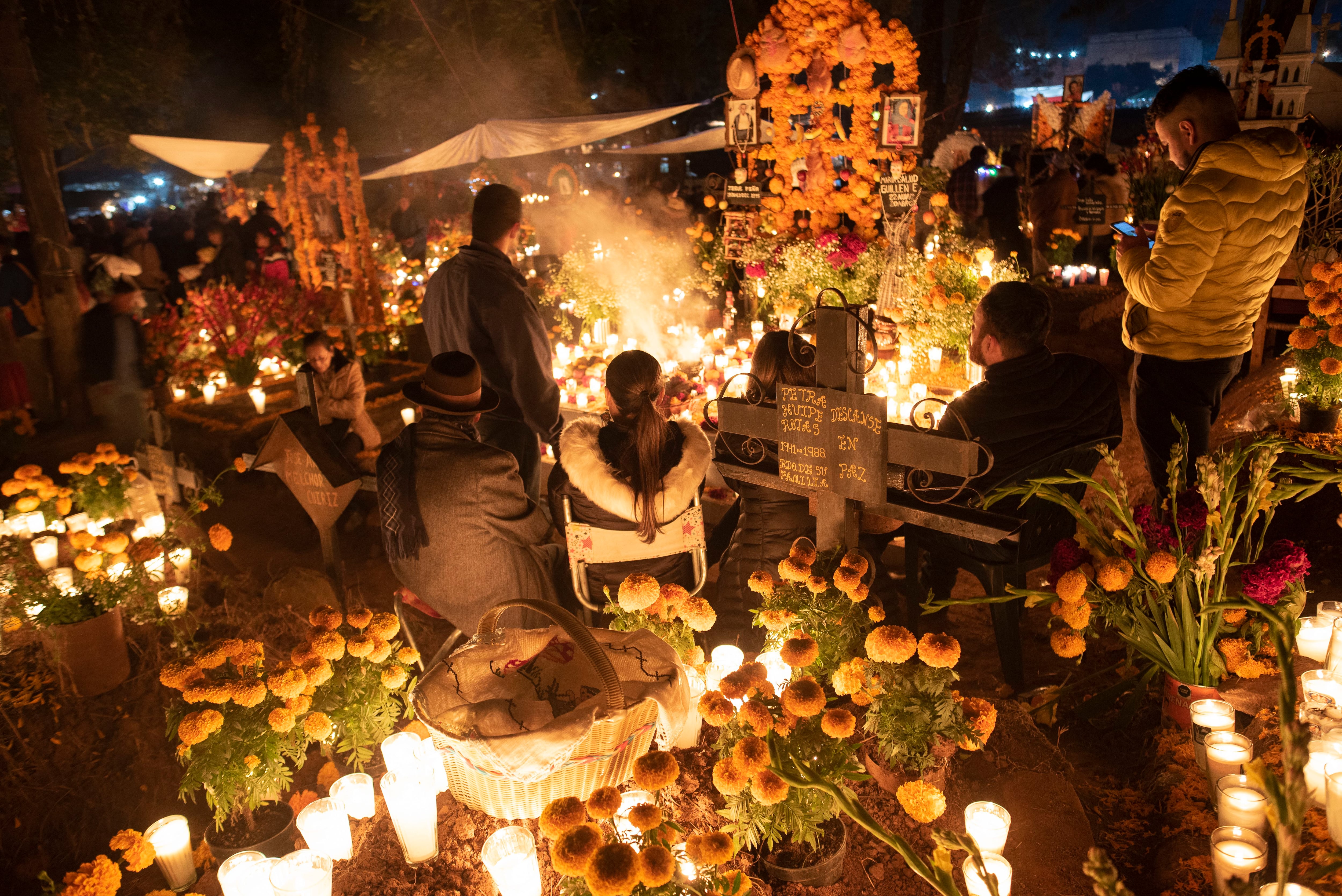 Día de Muertos: ¿Qué día llegan los difuntos adultos? Esto es lo que lleva su ofrenda