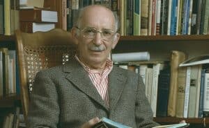 La novela "El reparador" del estadounidense Bernard Malamud (1914-1986) fue tildada de antisemita por juntas escolares de su país, quizás sin percatarse de que el propio autor era judío.