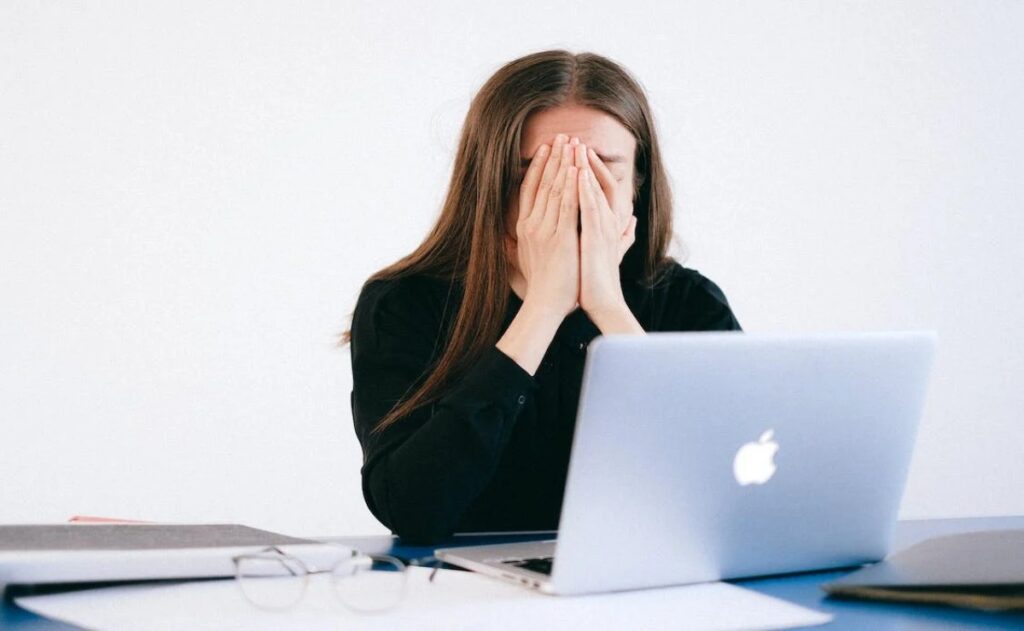 Estudio de Harvard revela cuáles son los trabajos más infelices