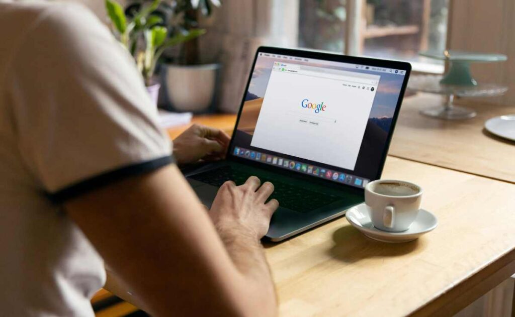 Google lanza becas para curso sobre IA