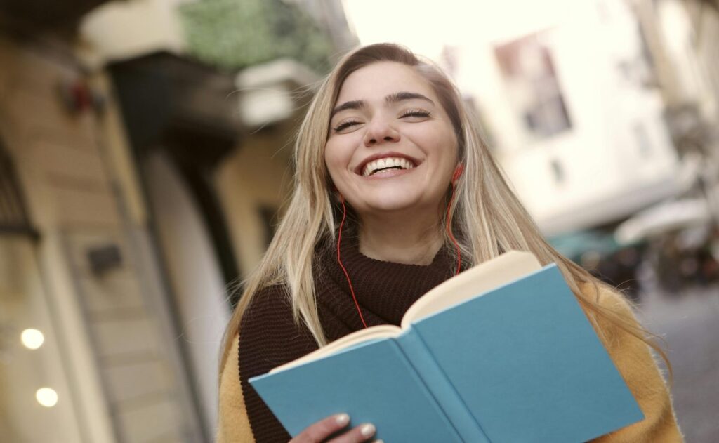 Mujeres con Bienestar abre registro para bachillerato y licenciatura