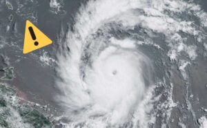 UNAM explica qué son los huracanes