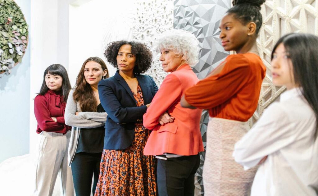 Santander lanza curso para mujeres líderes, conoce los requisitos 