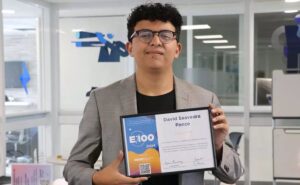 Estudiante es reconocido como uno de los 100 mejores emprendedores del país, conoce su historia