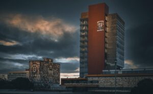 ¿Qué lugar ocupa la UNAM en el top 100 de las mejores universidades del mundo? 