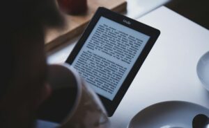 Así puedes crear un e-book y ganar dinero desde casa