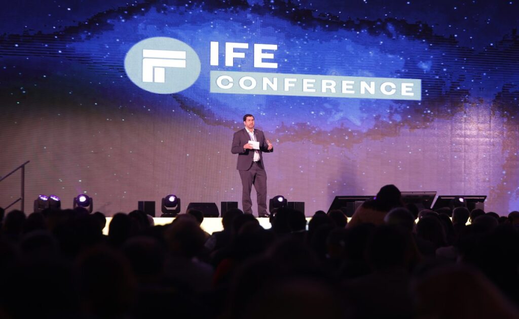 Con la innovación y la tecnología como ejes principales, inicia el IFE Conference 2025