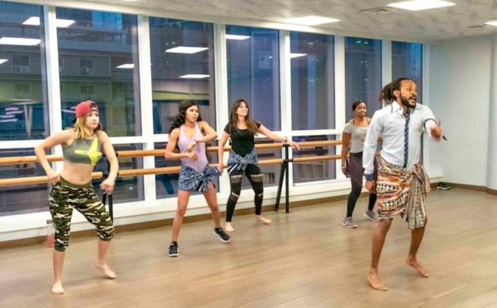 ¿Dónde ofrecen talleres de danza y cómo inscribirse? 